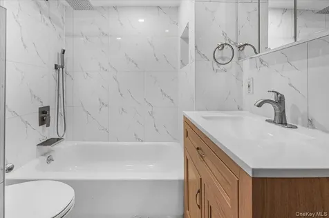 9 Tudor Road Farmingdale NY 11735