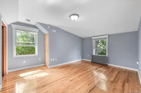 9 Tudor Road Farmingdale NY 11735