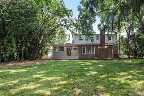 9 Tudor Road Farmingdale NY 11735