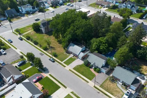 9 Tudor Road Farmingdale NY 11735