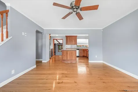 9 Tudor Road Farmingdale NY 11735