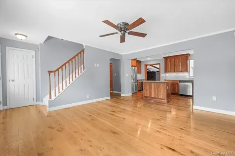 9 Tudor Road Farmingdale NY 11735
