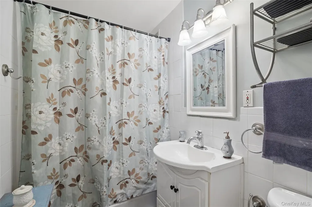101 Clinton Avenue Mineola NY 11501