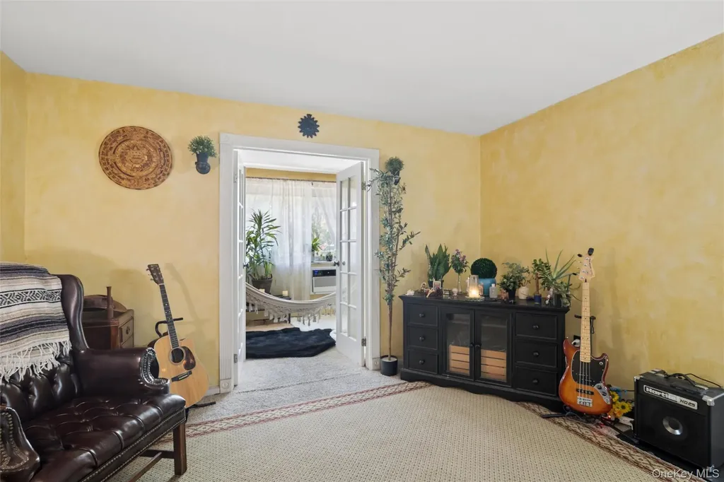101 Clinton Avenue Mineola NY 11501