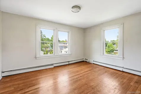 10-24 Conway Place Kingston NY 12401