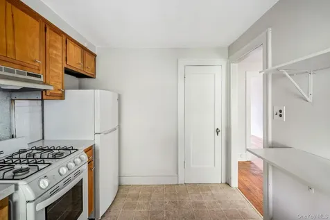 10-24 Conway Place Kingston NY 12401