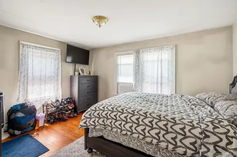 10-24 Conway Place Kingston NY 12401