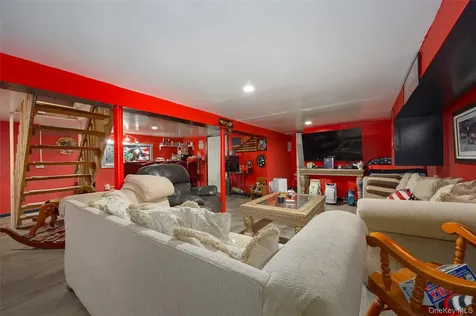 20 Cary Road Hyde Park NY 12538