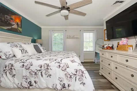 20 Cary Road Hyde Park NY 12538