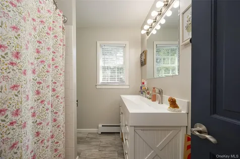 20 Cary Road Hyde Park NY 12538