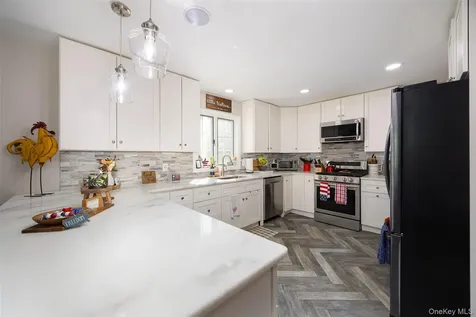 20 Cary Road Hyde Park NY 12538