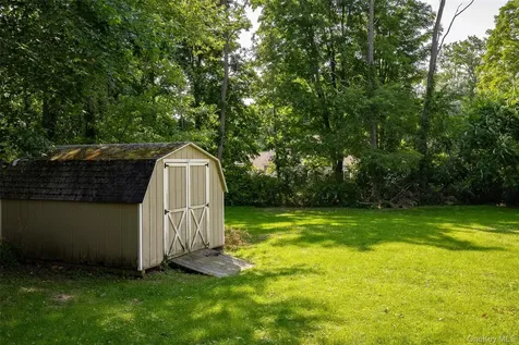 20 Cary Road Hyde Park NY 12538