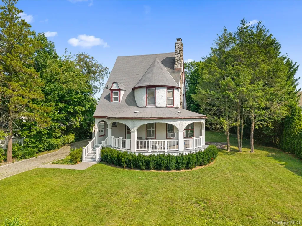 33 Deerfield Avenue Eastchester NY 10709