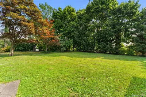 33 Deerfield Avenue Eastchester NY 10709