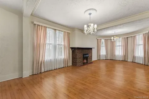 33 Deerfield Avenue Eastchester NY 10709