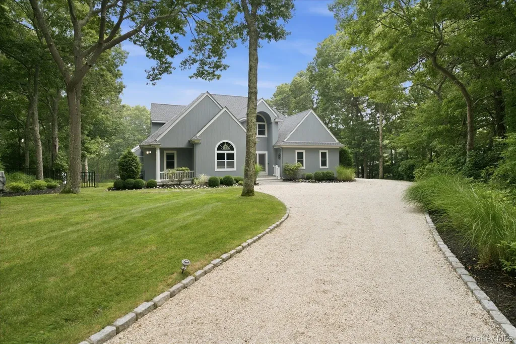 90 Lakeside Lane Westhampton NY 11977