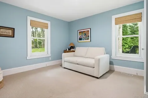 90 Lakeside Lane Westhampton NY 11977