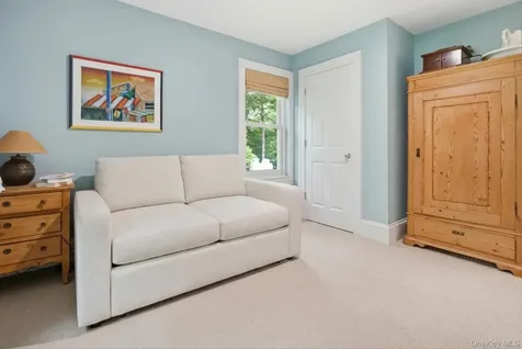 90 Lakeside Lane Westhampton NY 11977