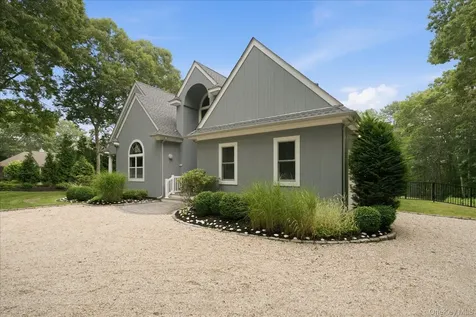 90 Lakeside Lane Westhampton NY 11977