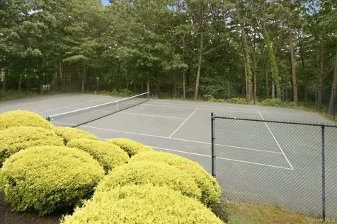 90 Lakeside Lane Westhampton NY 11977