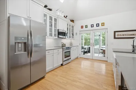 90 Lakeside Lane Westhampton NY 11977