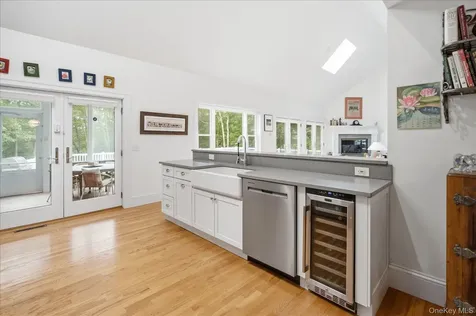 90 Lakeside Lane Westhampton NY 11977