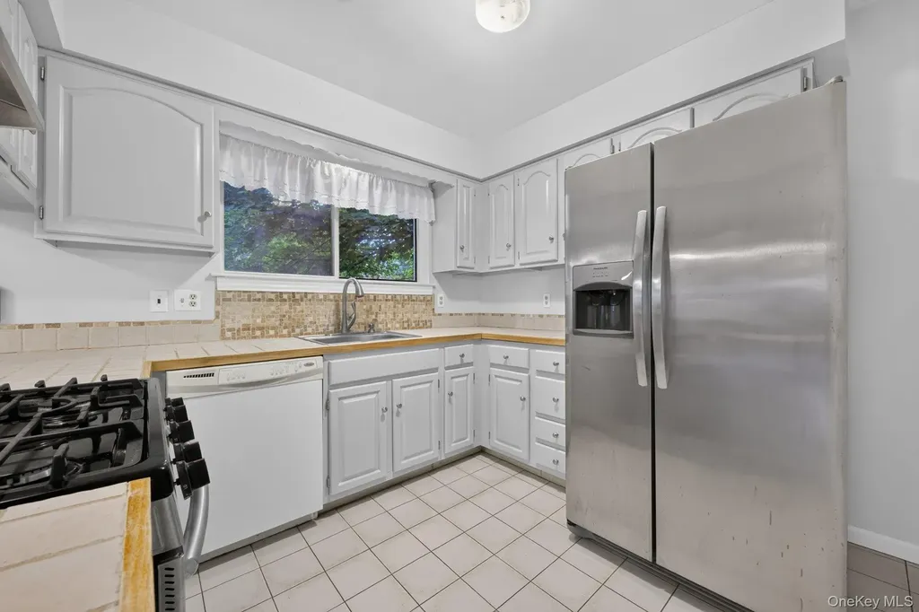 166 E Main Street Washingtonville NY 10992