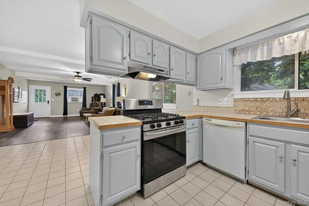 166 E Main Street Washingtonville NY 10992