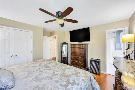 158 South Street Manorville NY 11949