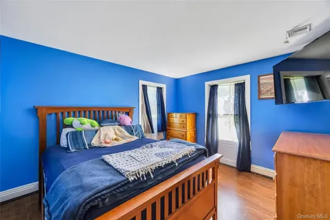 158 South Street Manorville NY 11949