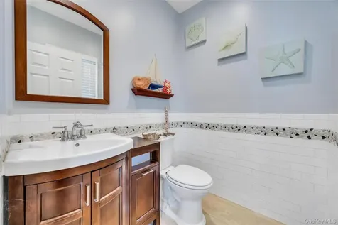 158 South Street Manorville NY 11949