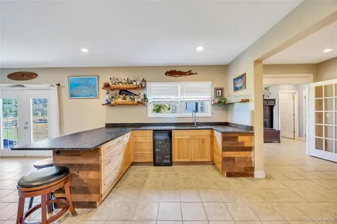158 South Street Manorville NY 11949