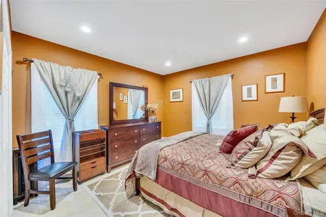 158 South Street Manorville NY 11949