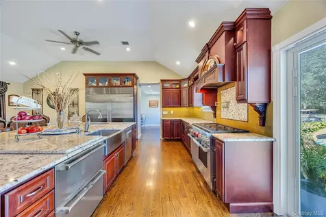 158 South Street Manorville NY 11949