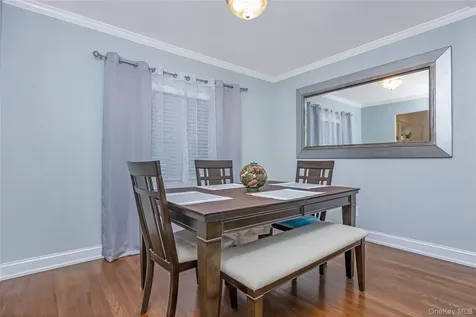 21 Bruce Lane Farmingdale NY 11735