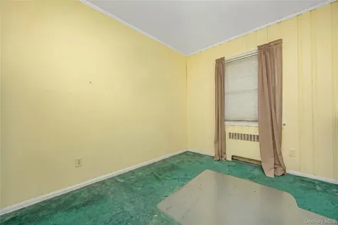 21 Bruce Lane Farmingdale NY 11735