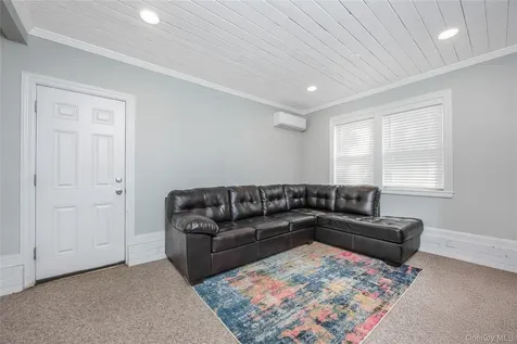 21 Bruce Lane Farmingdale NY 11735
