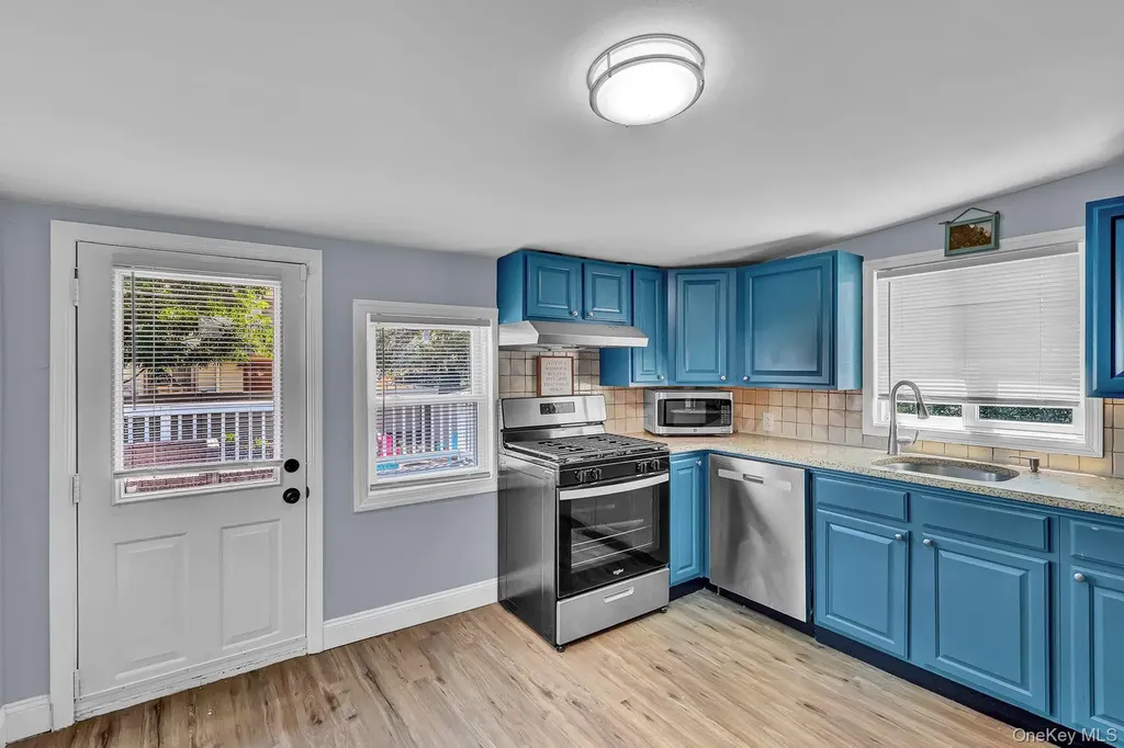 75 2nd Avenue East Rockaway NY 11518