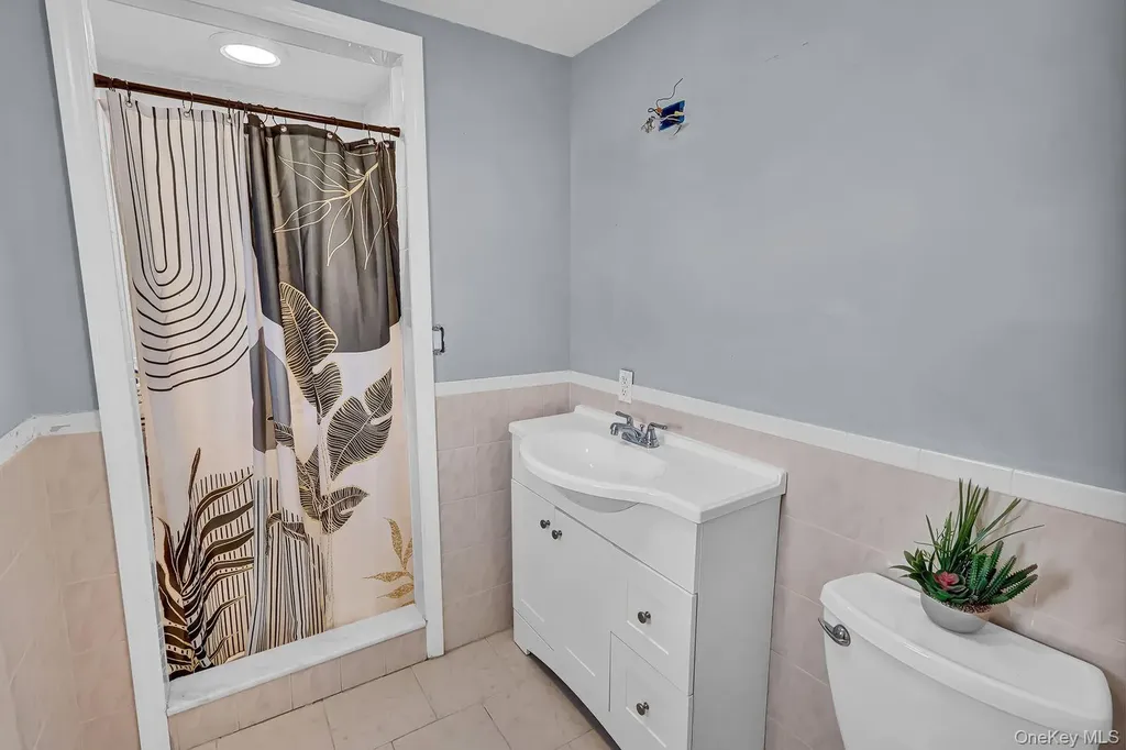 75 2nd Avenue East Rockaway NY 11518