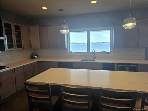 75 Yacht Club Road Babylon NY 11702