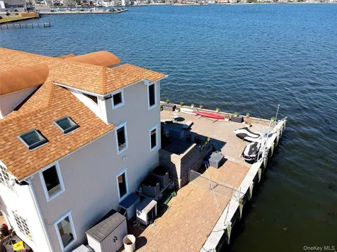 75 Yacht Club Road Babylon NY 11702
