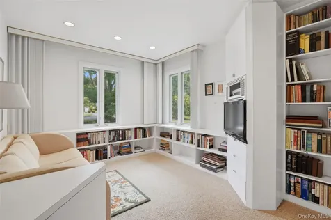 6 Greenhouse Circle Rye Brook NY 10573