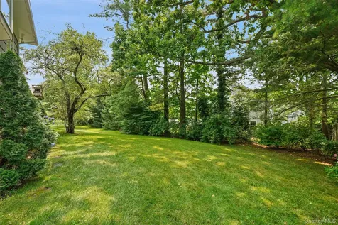 6 Greenhouse Circle Rye Brook NY 10573