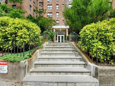270 N Broadway Yonkers NY 10701