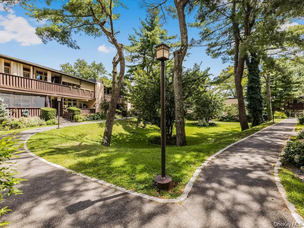 103 Wiltshire Road Scarsdale NY 10583