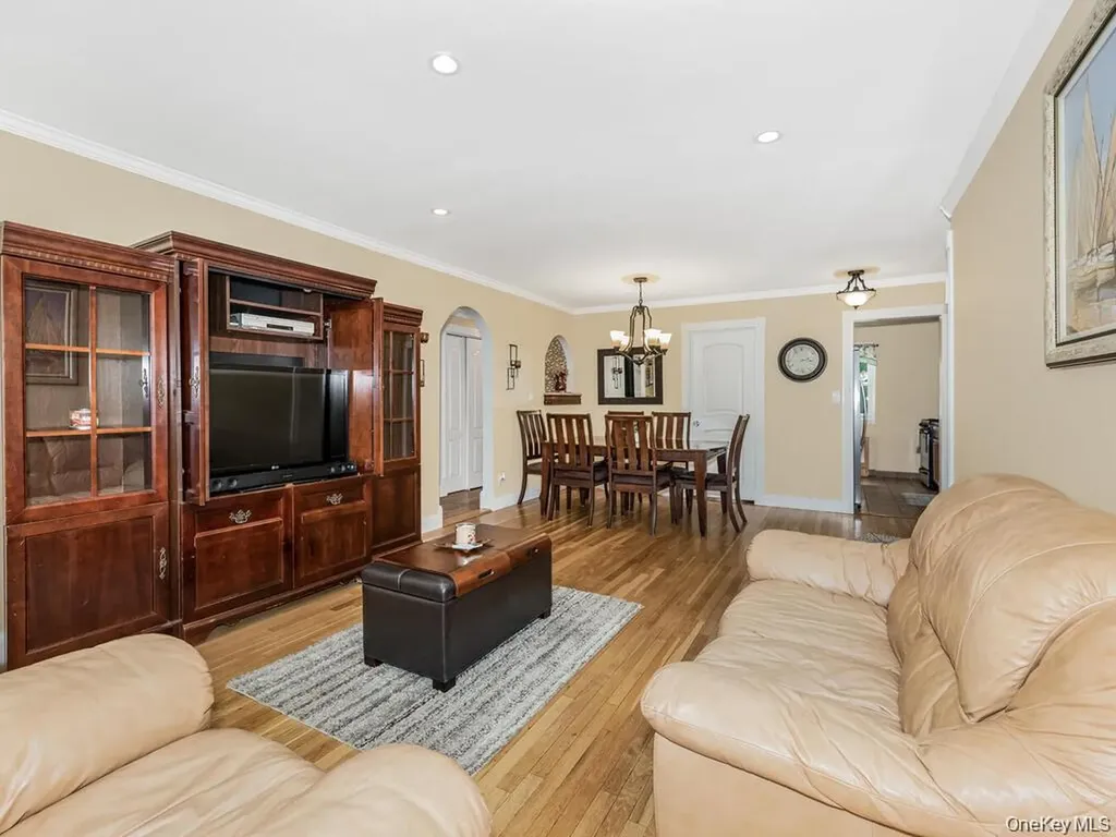 103 Wiltshire Road Scarsdale NY 10583