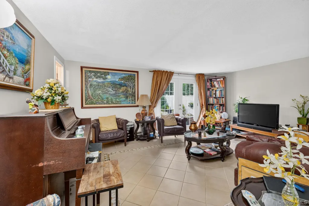 2496 Enid Court Baldwin NY 11510