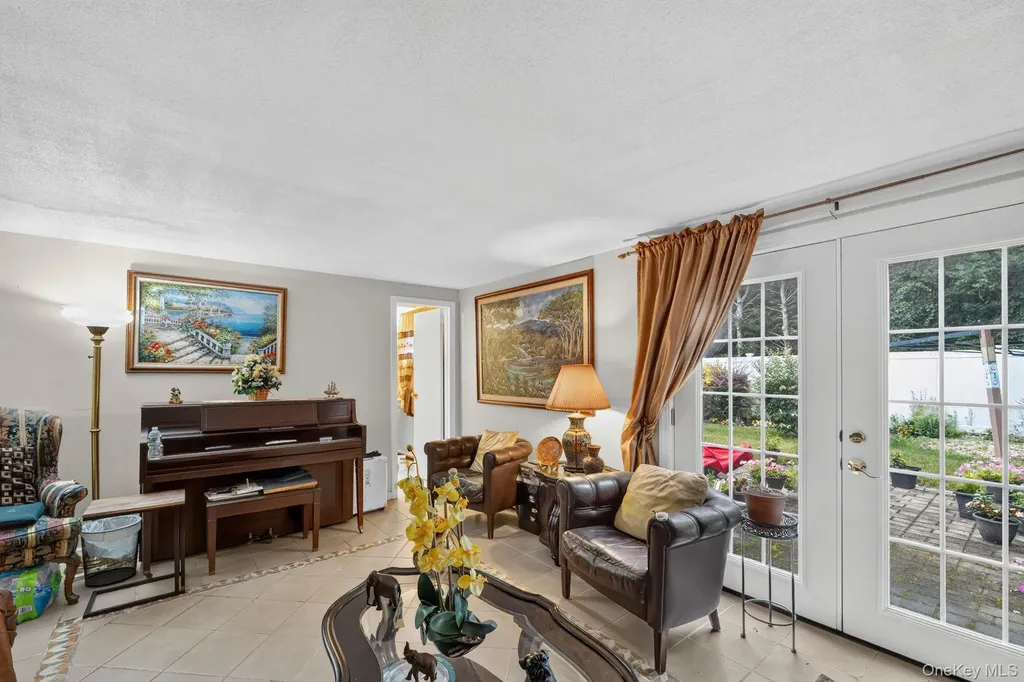 2496 Enid Court Baldwin NY 11510