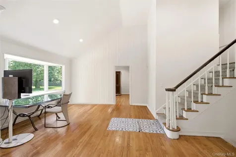 27 School Lane Lloyd Harbor NY 11743
