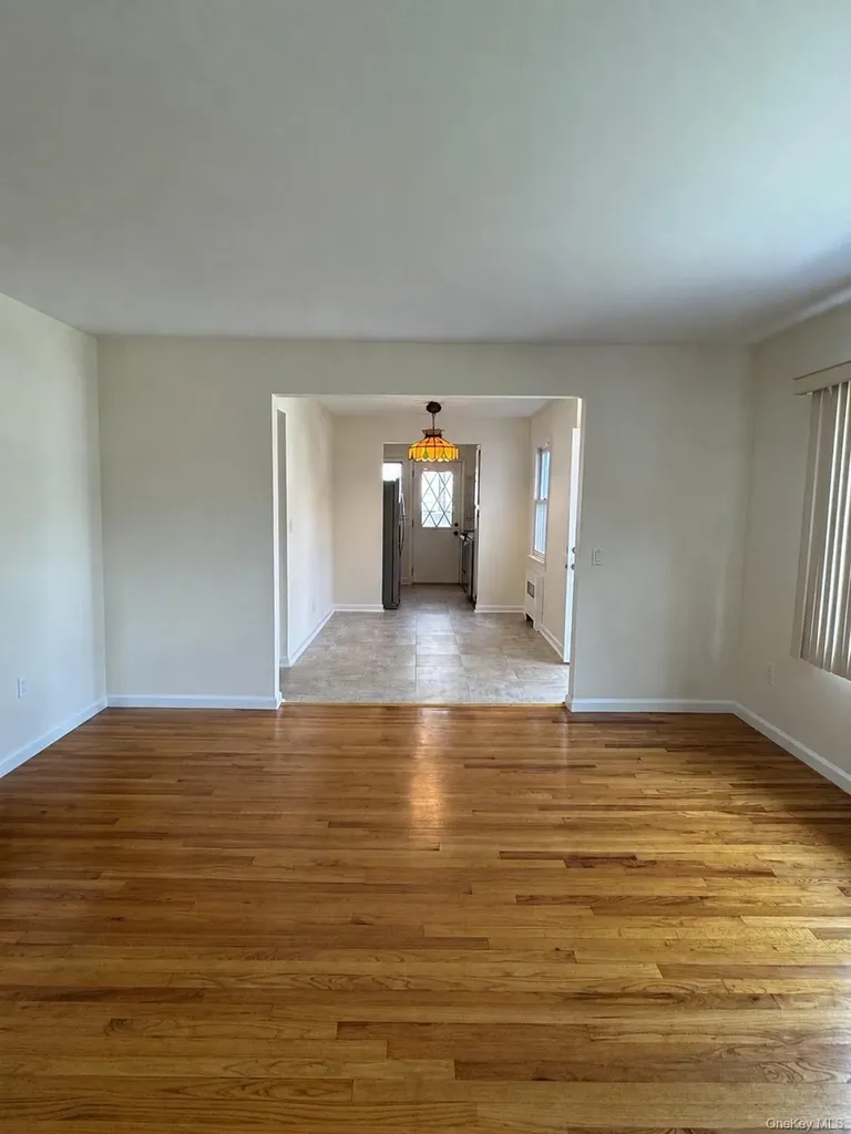 11 Linden Court Hicksville NY 11801